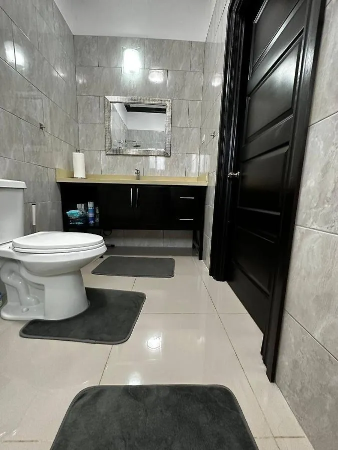Brand New Pool, Moderncontemporary Centrally-Located In Manor Park Kingston 0*,