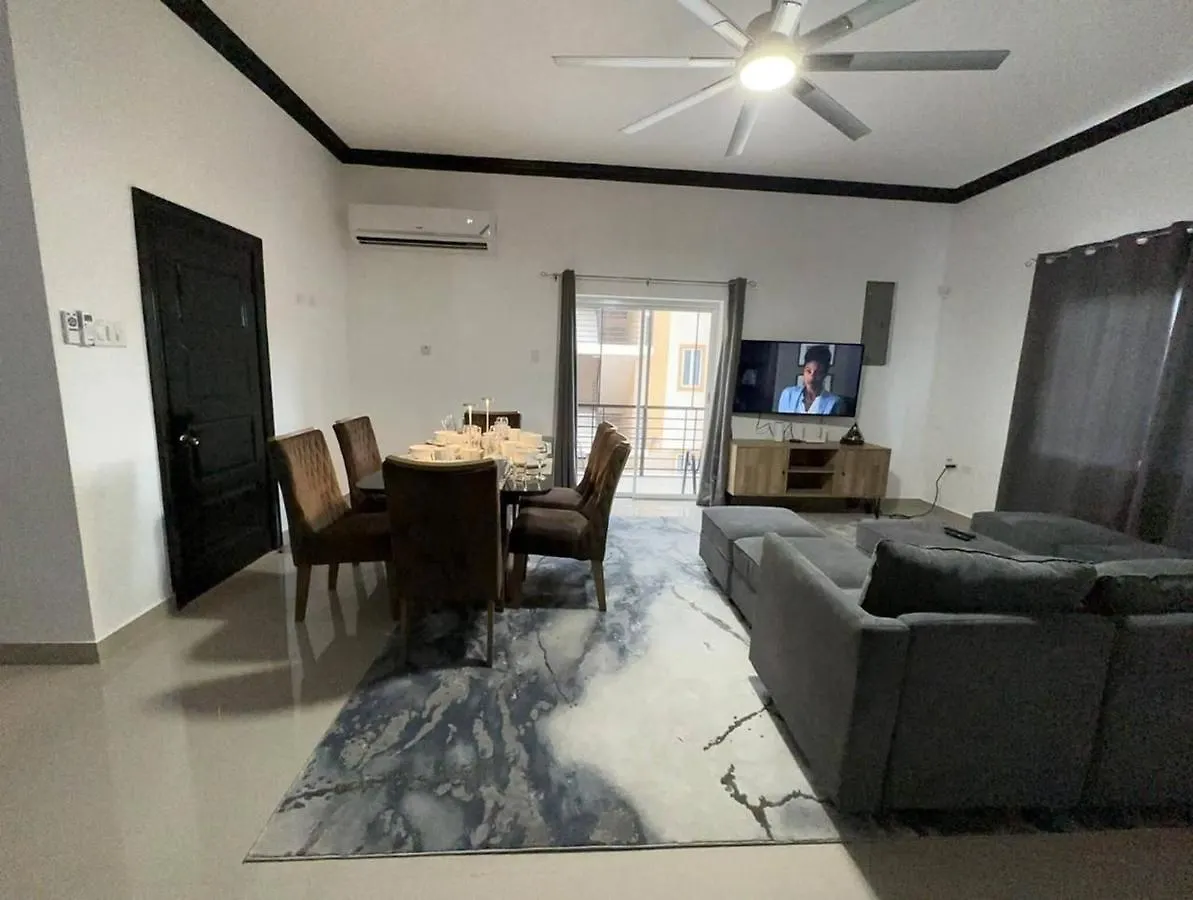 Apartment Brand New Pool, Moderncontemporary Centrally-Located In Manor Park Kingston