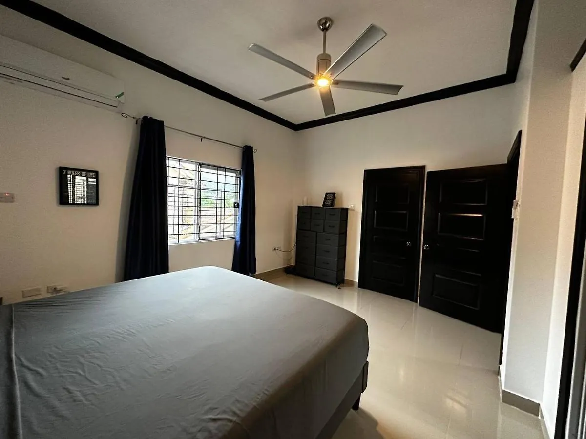 Apartment Brand New Pool, Moderncontemporary Centrally-Located In Manor Park Kingston